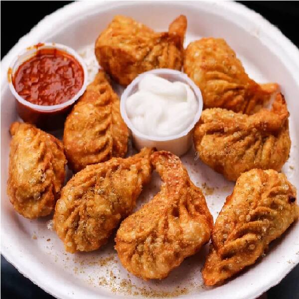 Fried Paneer Momos [8 Pieces]