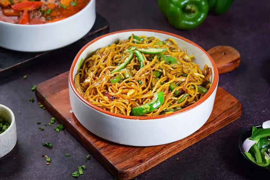 Chicken Chilli Basil Noodles