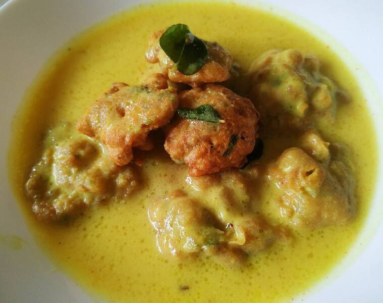 Special Bhaji Vati - Kadhi Pakoda