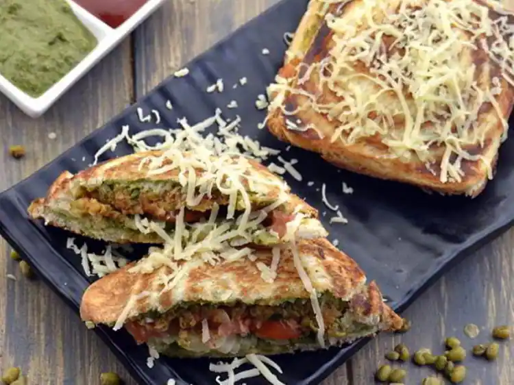 Cheese Aloo Toast