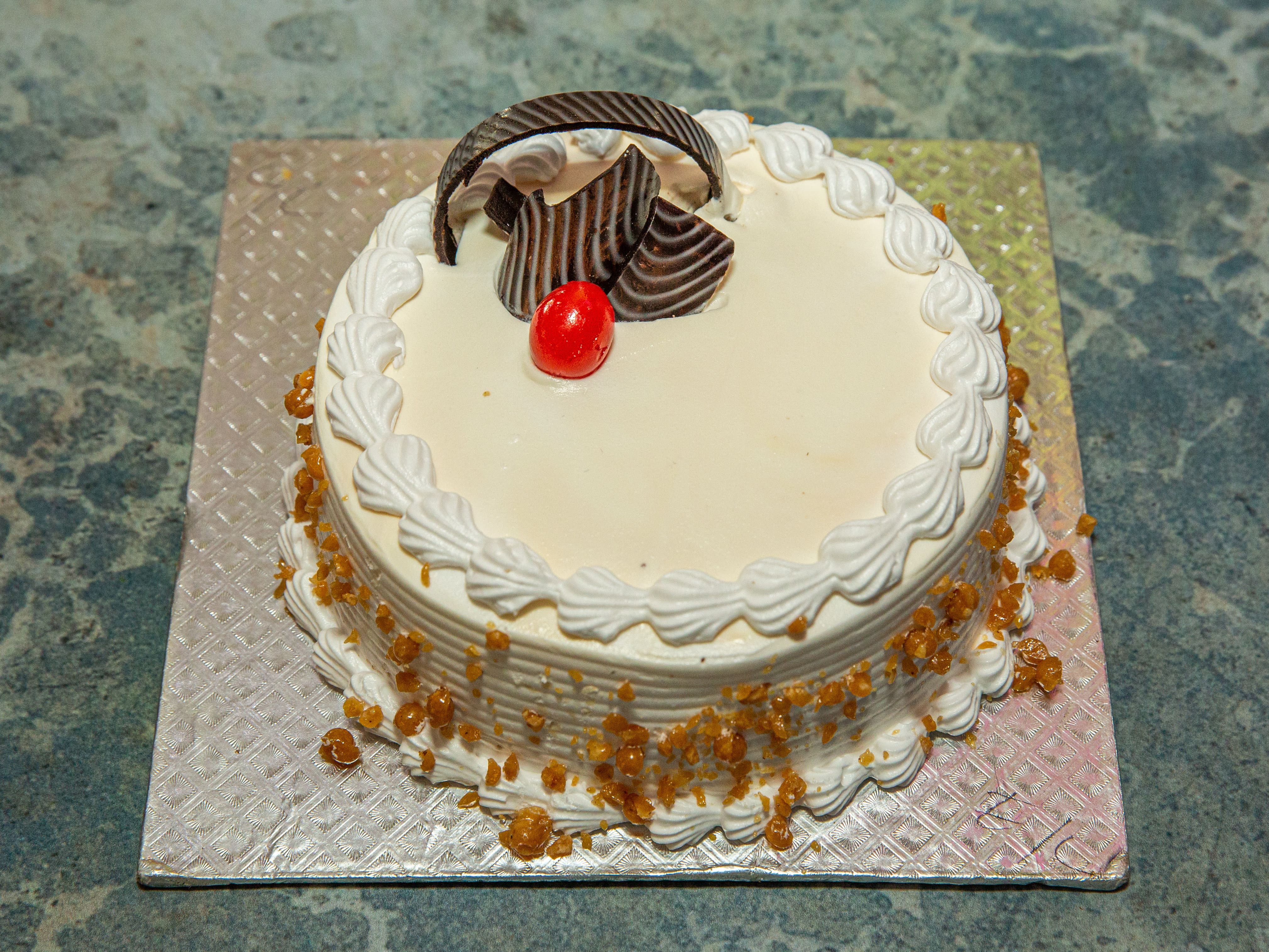 Best Vanilla Cakes Online | Order Eggless Vanilla Cake - MyFlowerTree