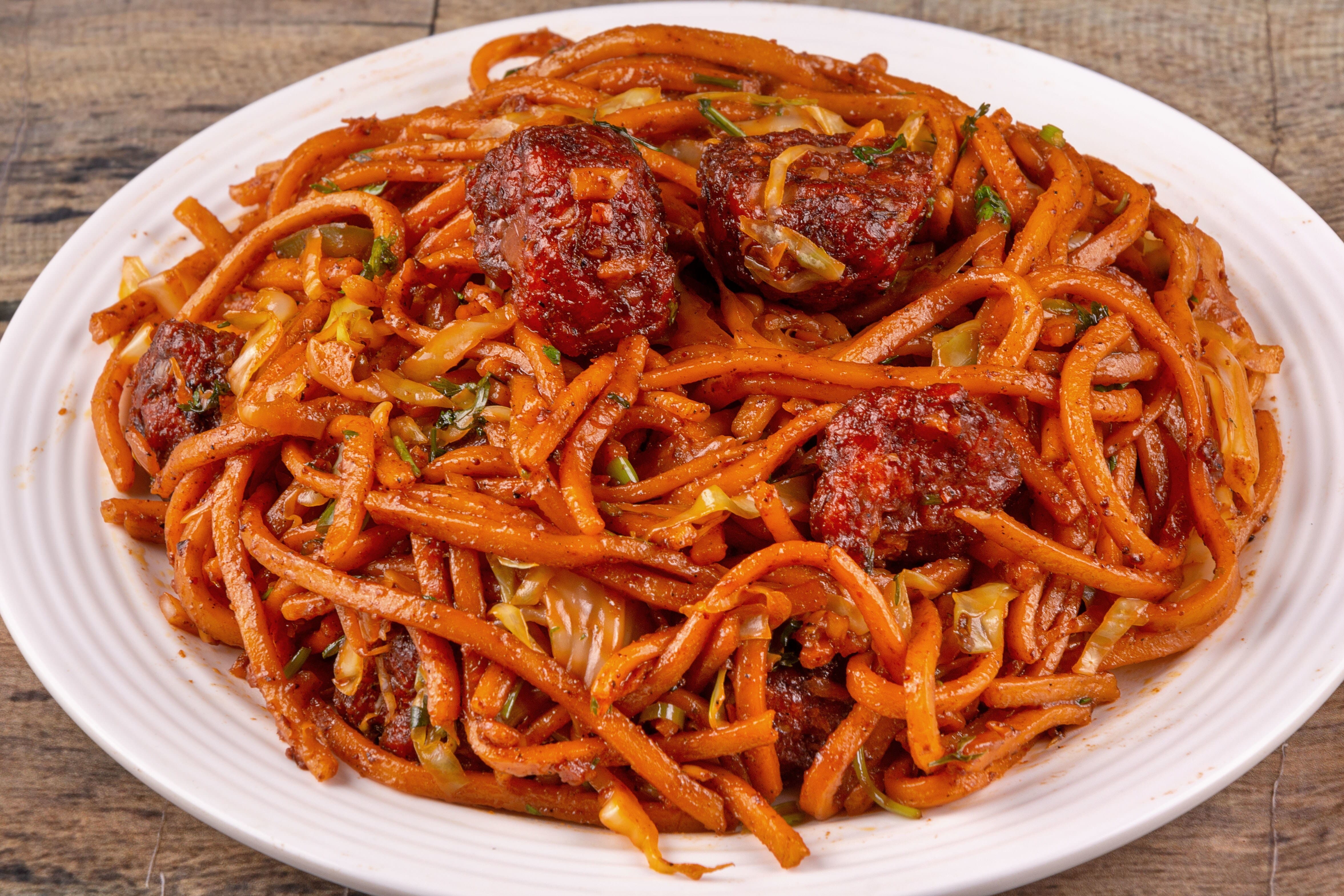 Veg Manchurian Noodles [650 Ml]