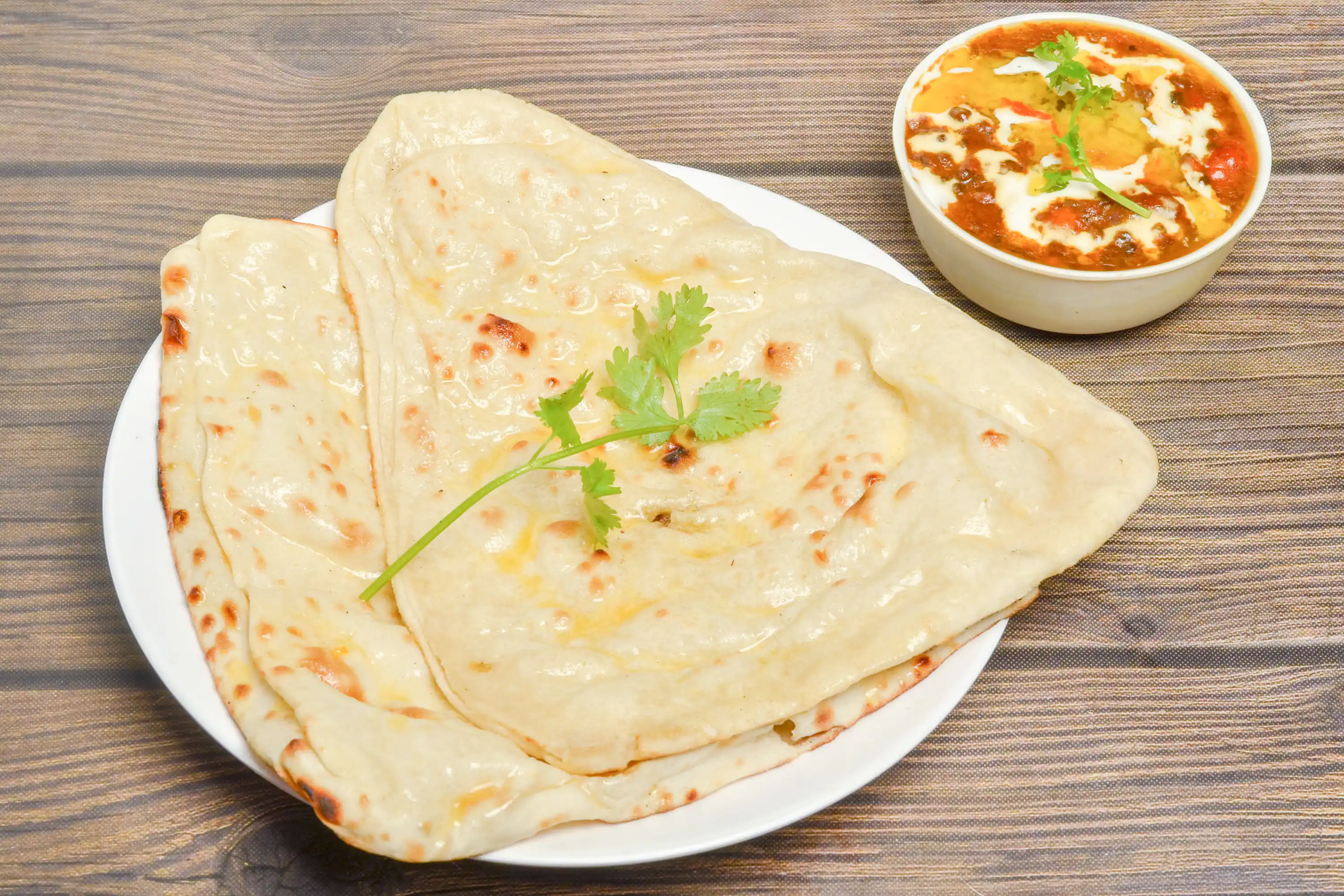 Dal Makhani With 5 Rumali Roti Combo