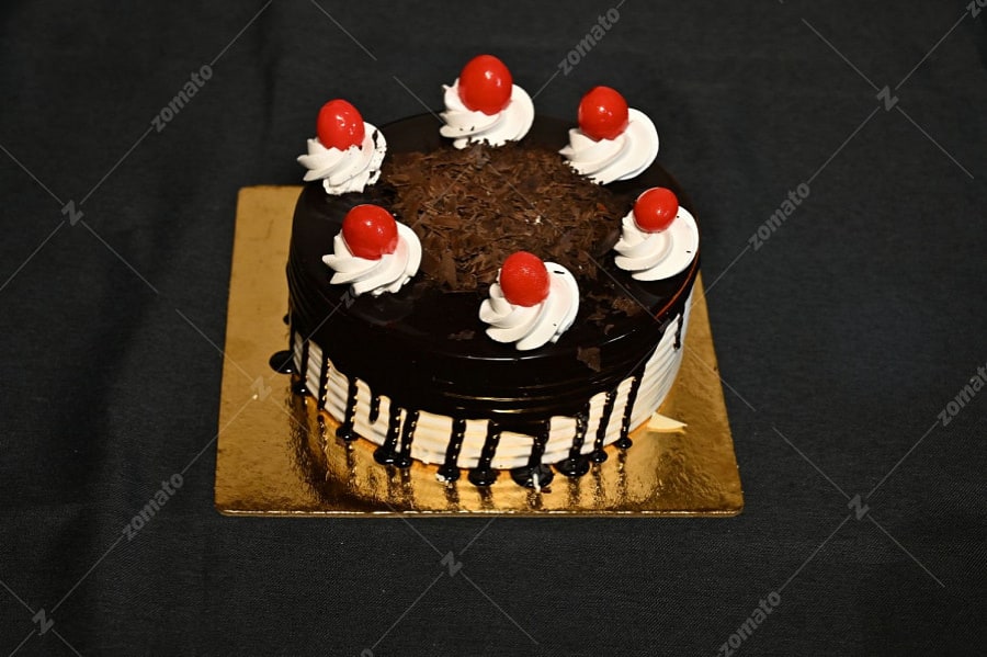 Eggless Black Forest Cake 1/2 KG - Dial a Bouquet | Chennai Online Florists  | Free Flower Home Delivery