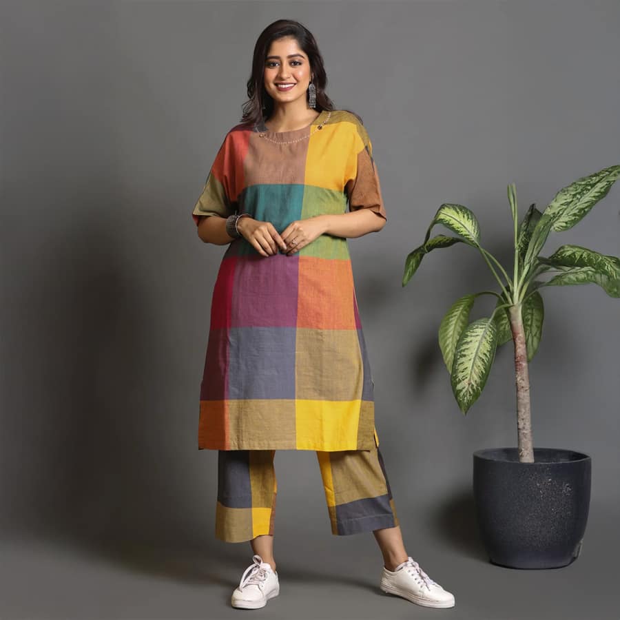 Multicolor Checks Handwoven Antifit Co-Ord Set With Kantha Detailing
