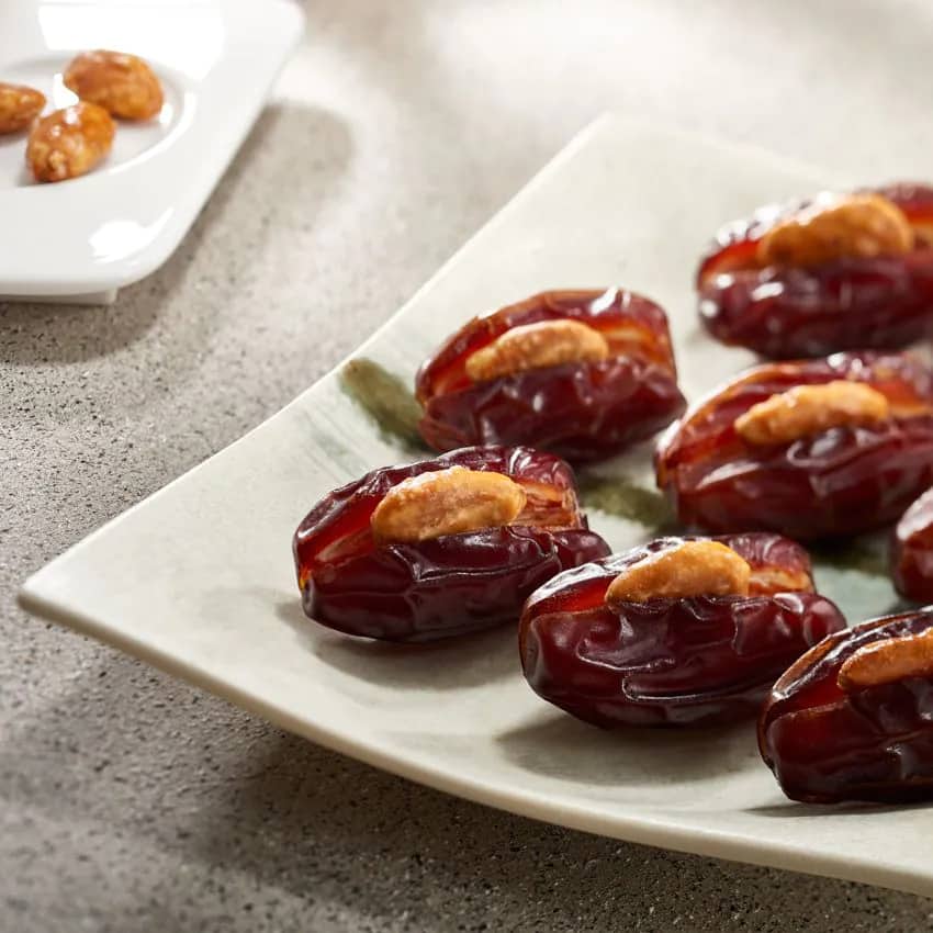 Khidri Dates With Caramelised Almond