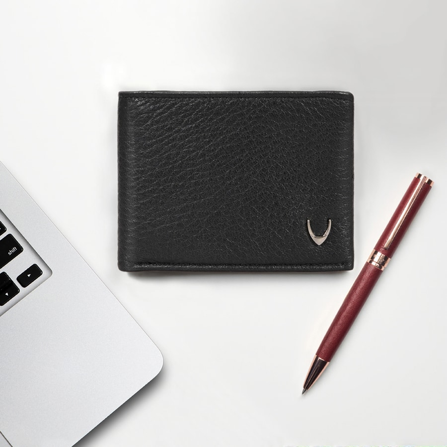 Men's Leather Bi-Fold Wallet - Black