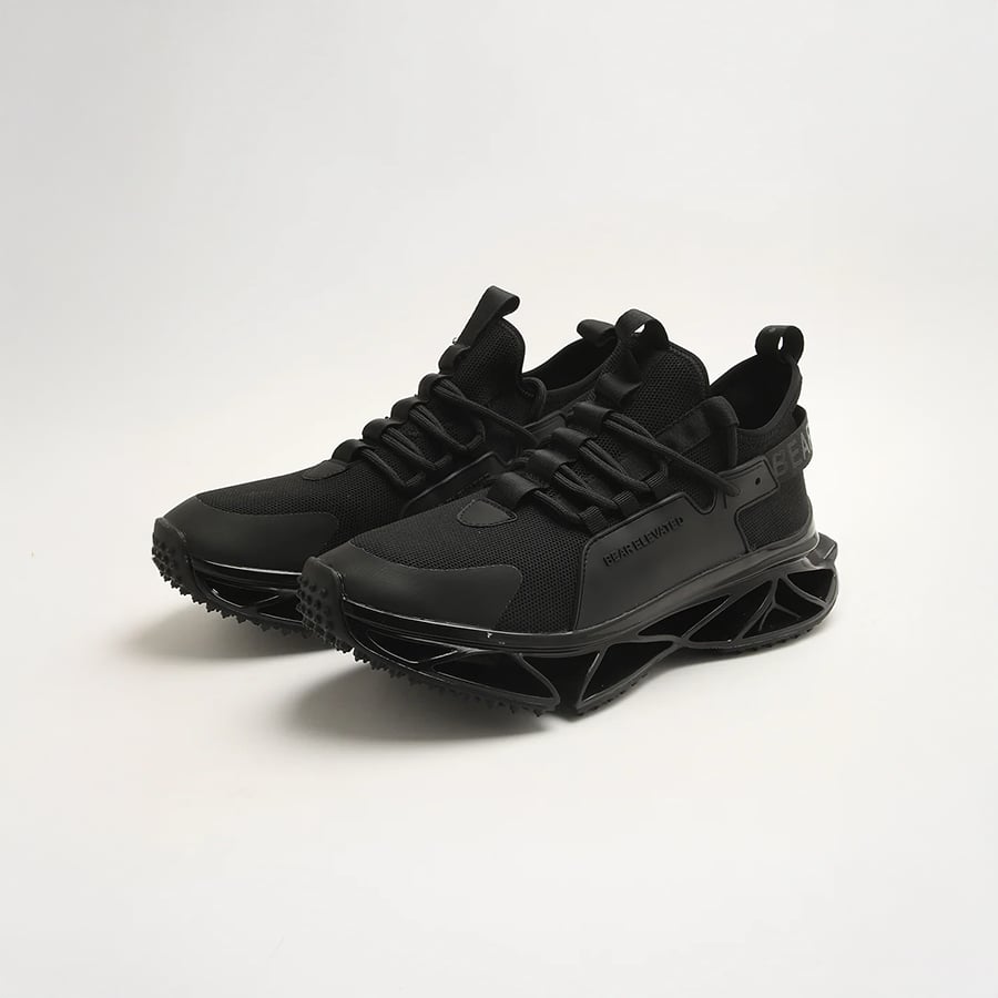 Twilight - Men's Sophisticated Black Sneaker with Mesh and Rubber Outlay