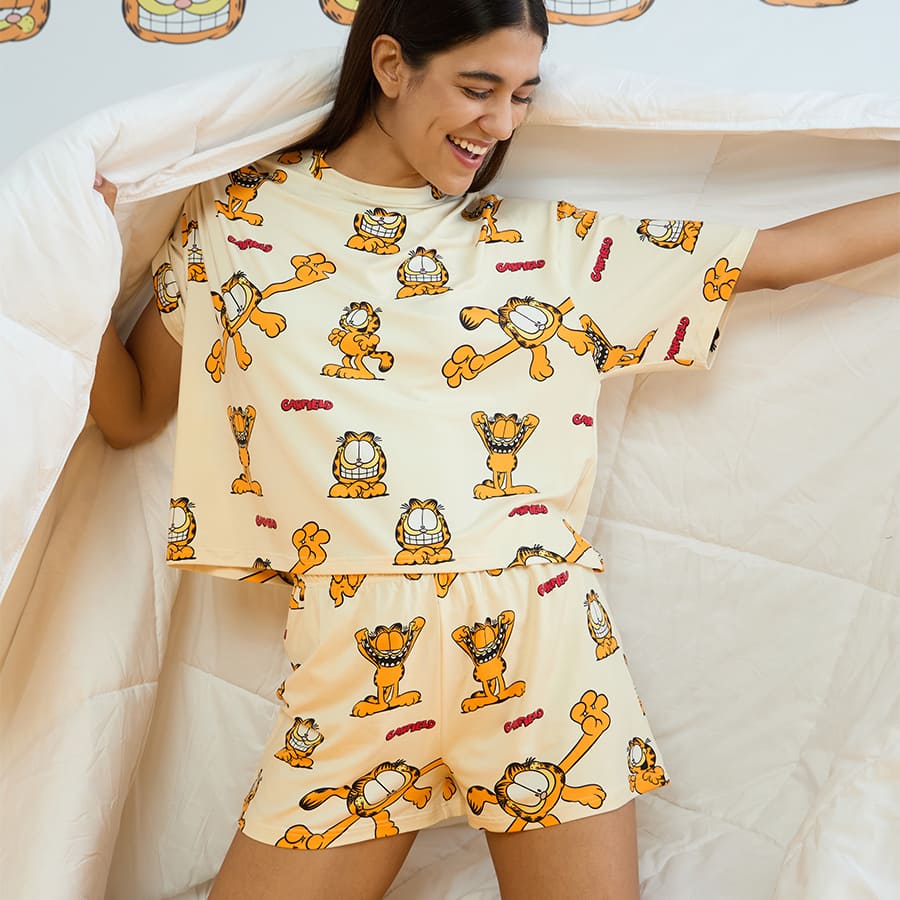 Garfield Catnap Crew Shorts Set