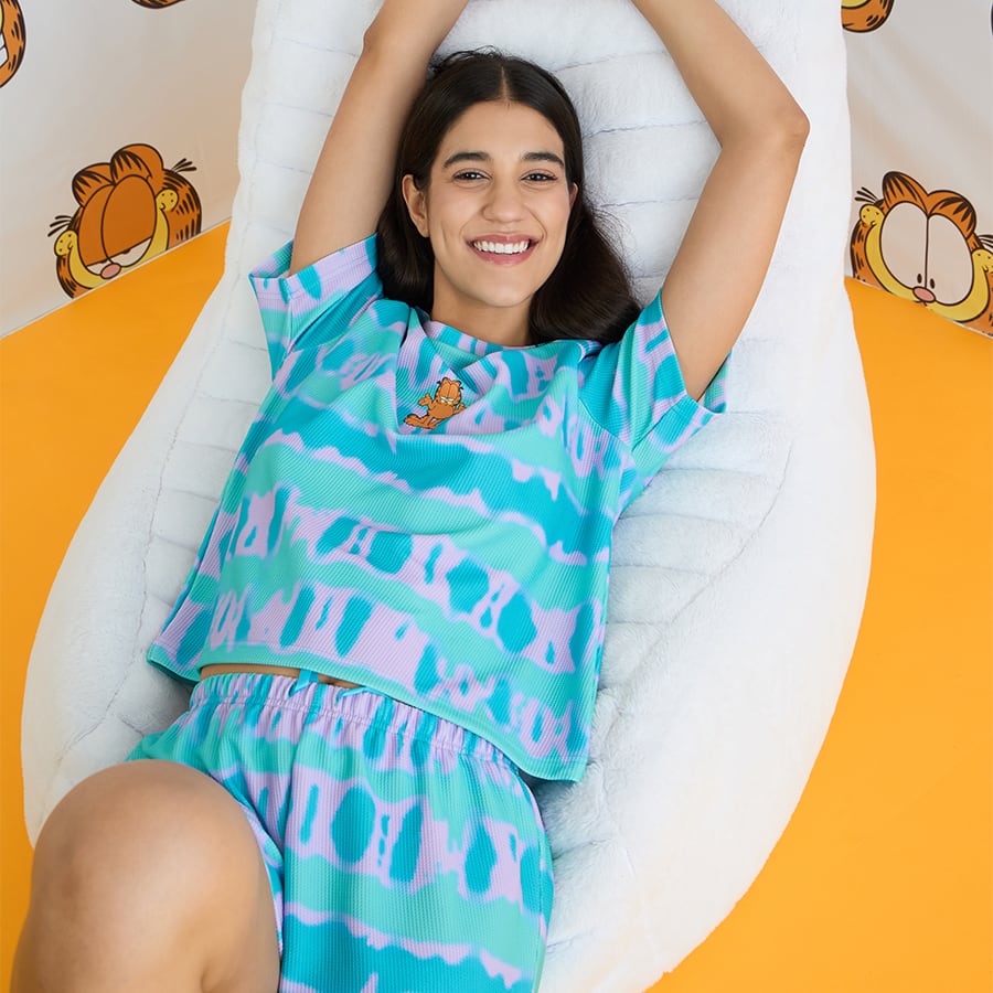 Garfield Nap Hues Shorts Set
