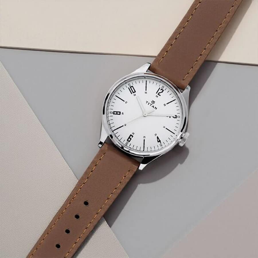 Titan Men_s Urban Edge Lustrous Silver Dial Leather Watch
