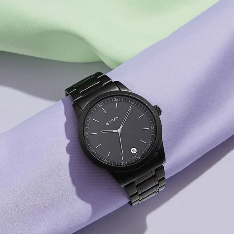 Titan Minimals Quartz Analog with Date Black Dial Black Metal Strap
