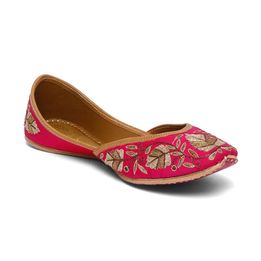 Kashidakari Fuchsia Rose Embellished Jutti