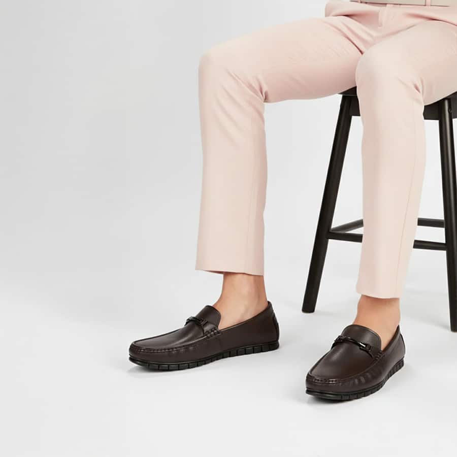 Mens coffee brown solid round toe casual shoes