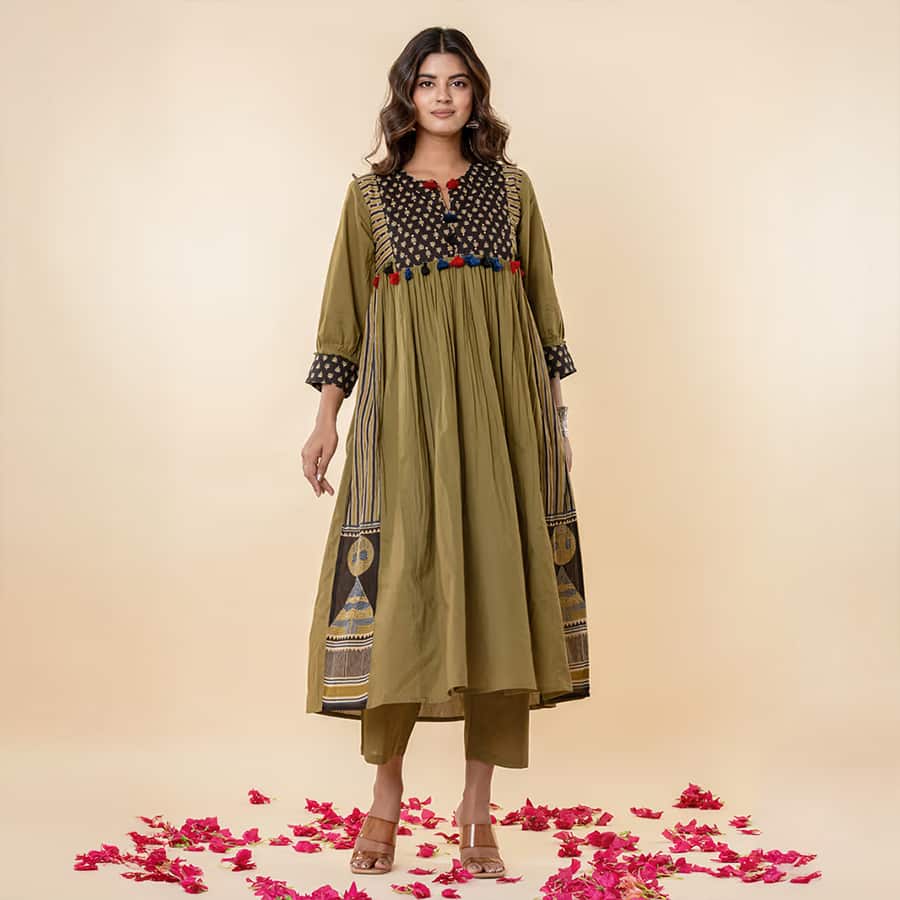 Sage green hand block printed cotton kurta with pants – set of 2
