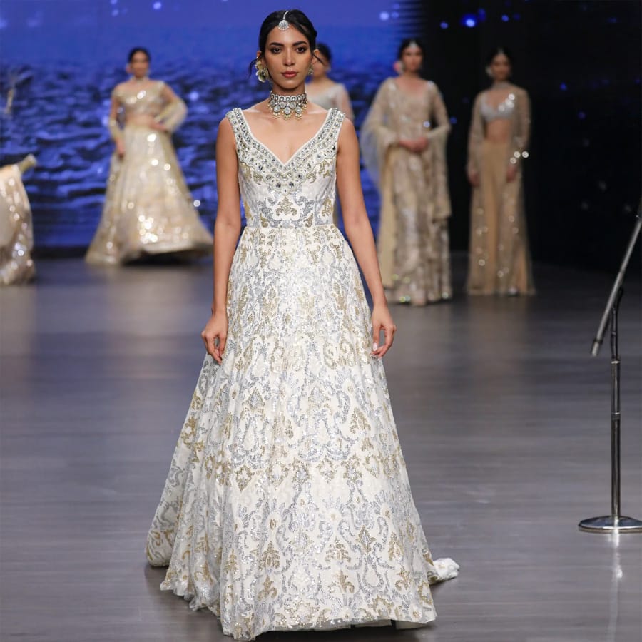 Ivory Hkt Gown With Trail