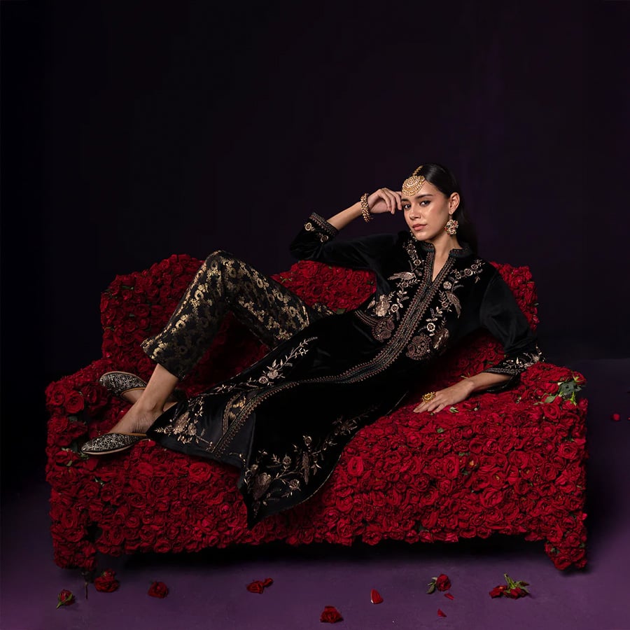 Avira Black Zari Embroidered Velvet Co-ord Set