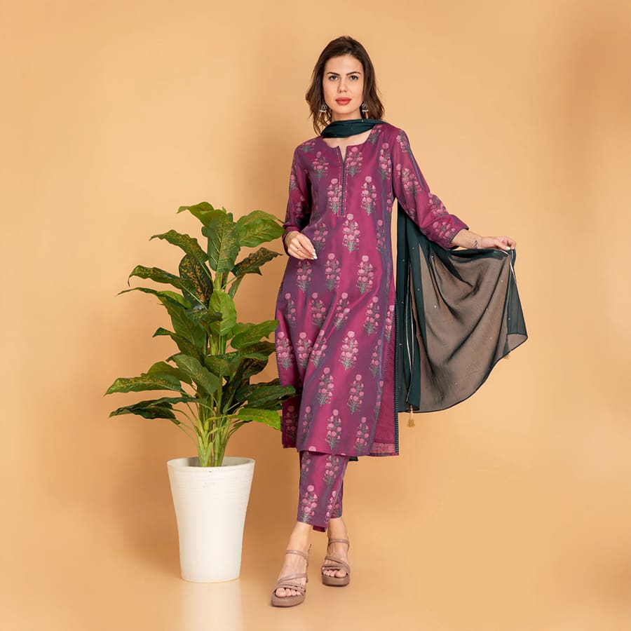 Chanderi Silk Printed 3pcs Kurta Pant Set Embellisshed With Handwork Details