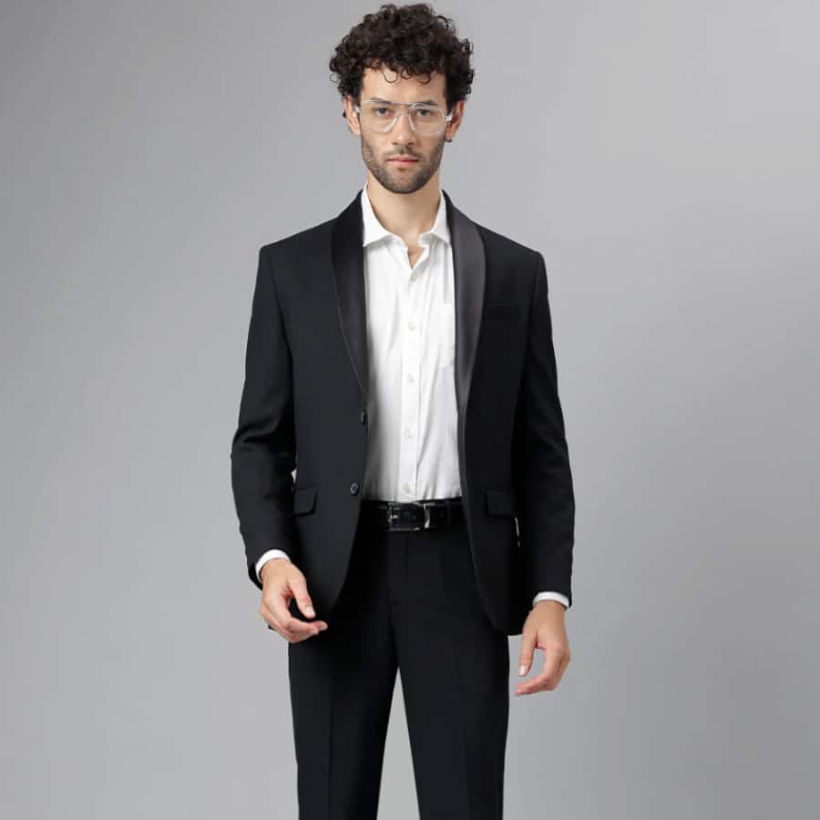 Men Black Regular Fit Solid Formal Two Piece Suit