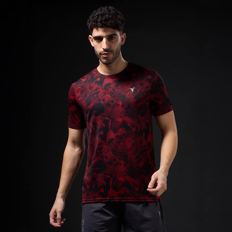 Men Abstract Print Slim Fit Crew Neck T-shirt with TECHNO COOL+