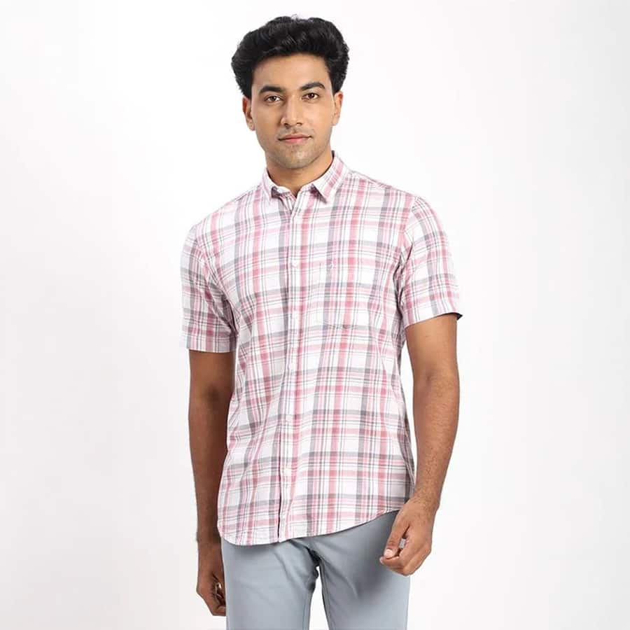 Men Checked Half Sleeve Cotton Shirt