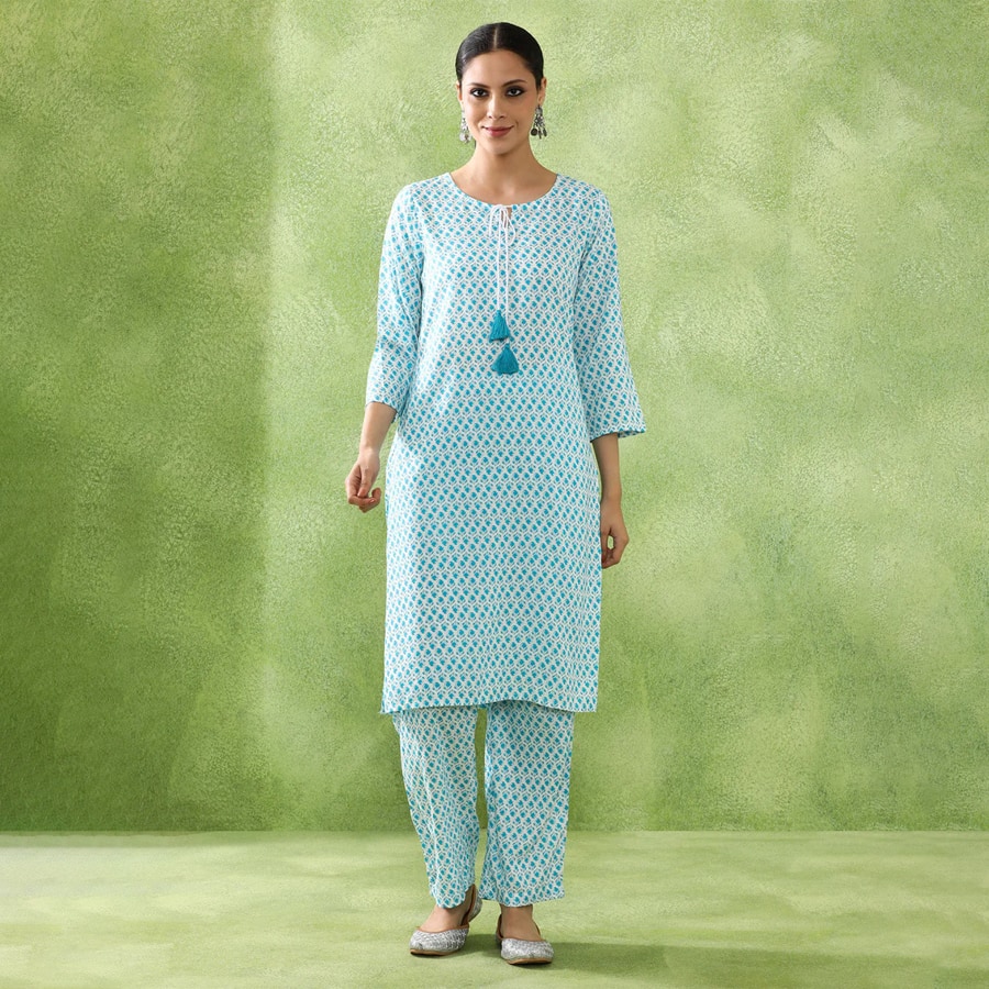 Floral Printed Straight Kurta & Trousers Sets 1