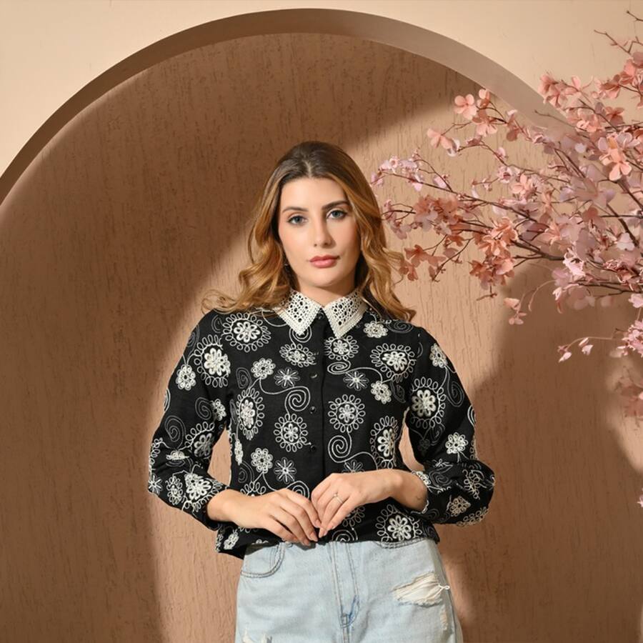 Noir Petal Embriodered crop top