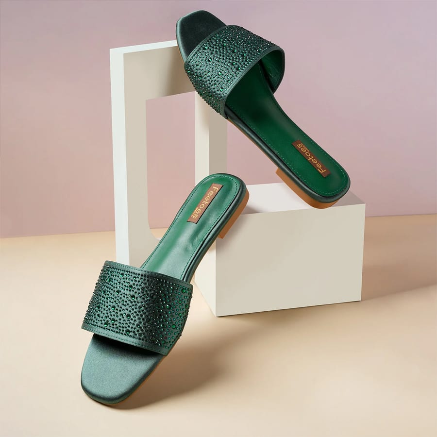 Tiara Slide