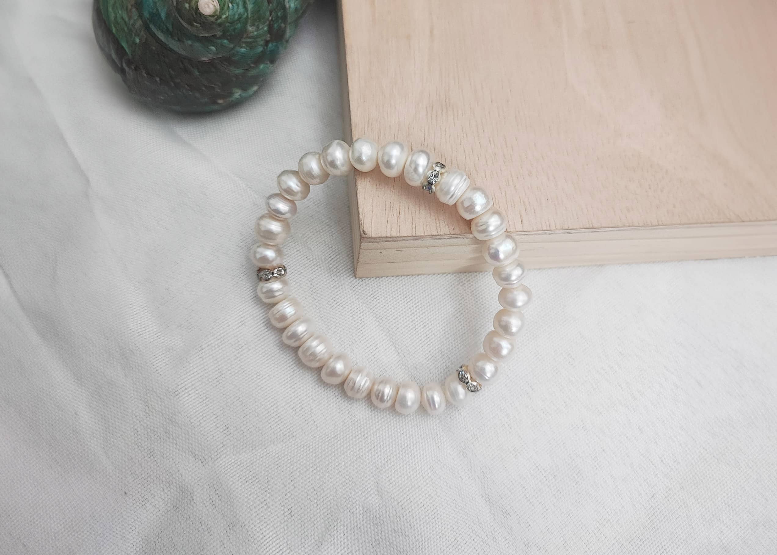 Freshwater Button Pearl Bracelet – White Pearl