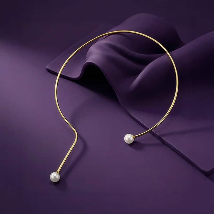 Golden Gwyneth Pearl Hasli Necklace