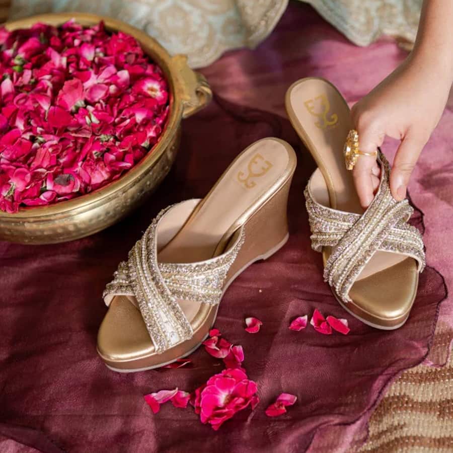 24K Magic Criss Cross Wedge