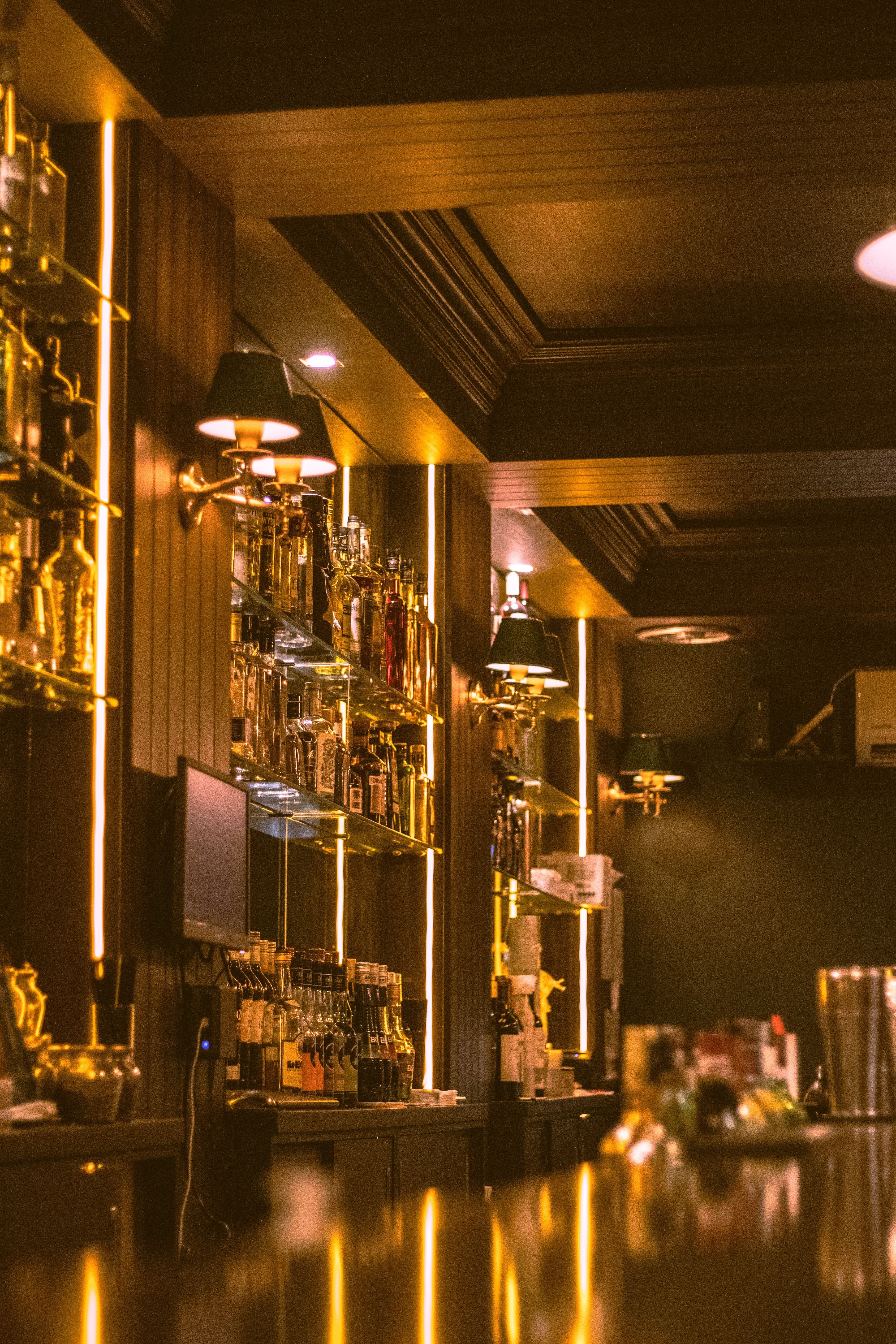 cocktail bars, beer bars, cocktail bar near me, beer bar near me, brew pub near me - The Ultimate Basant Lok Bar Crawl Guide: Spots Worth Visiting - img1