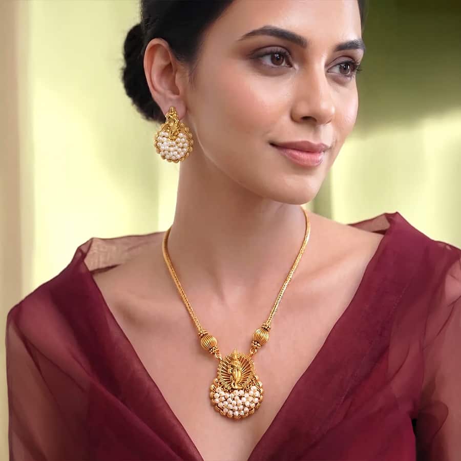 Peora Royal Temple Pearl Necklace Set - Gold