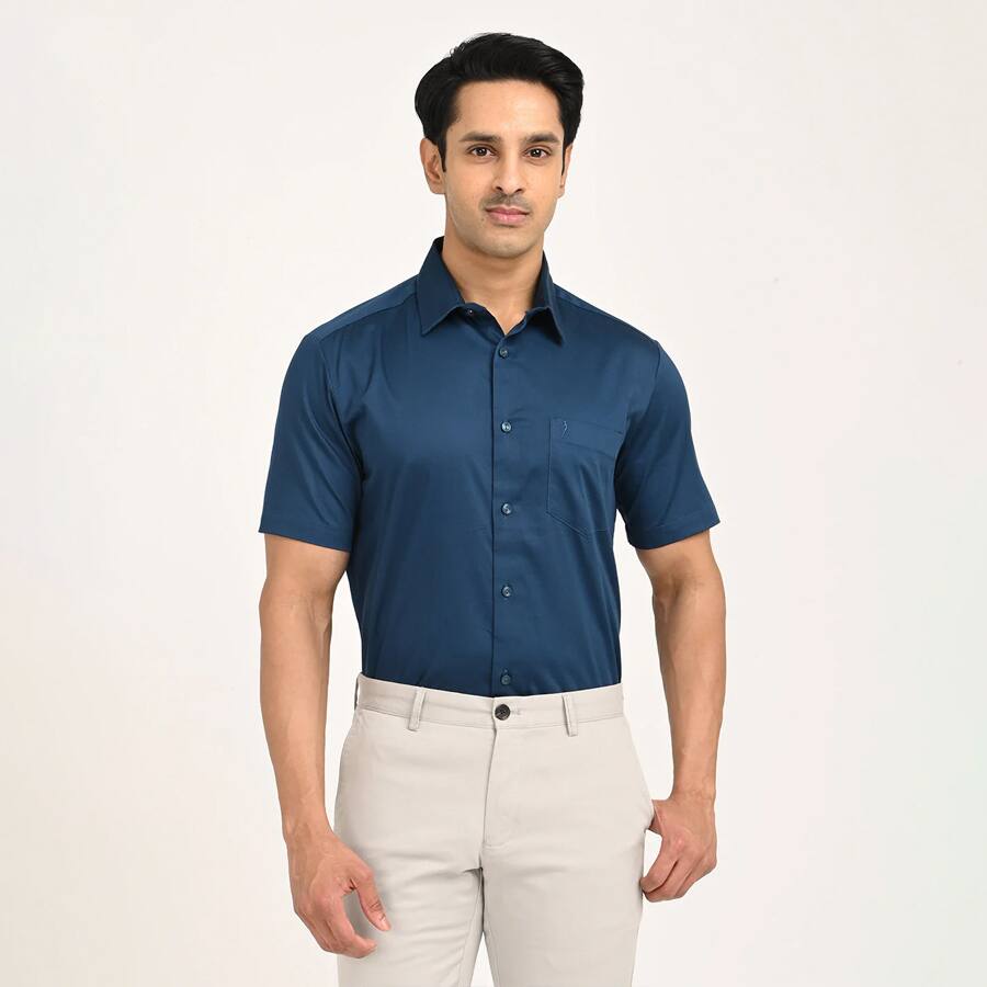 Men's Solid Half Sleeve Cotton Stretch Shirt