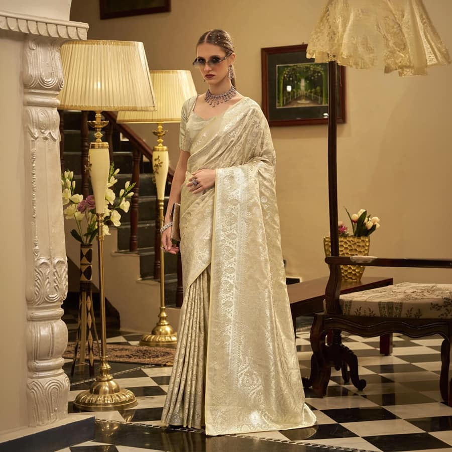 Exquisite Radiance: Hand-Woven Banarasi Satin Silk Saree