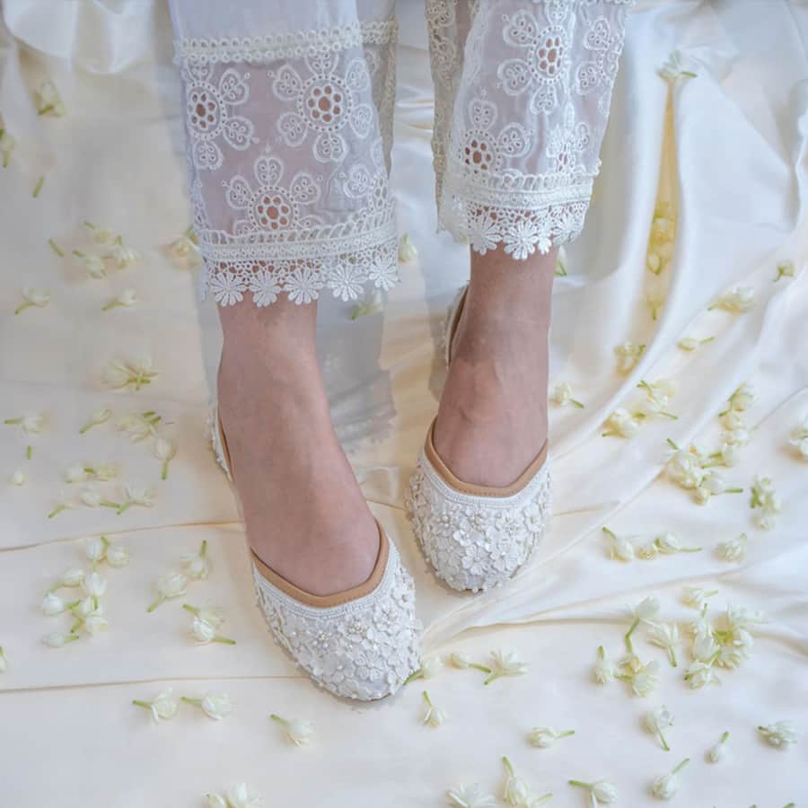 Gulnar Off White Vegan Jutti