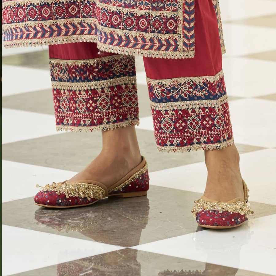 Kaynat Red Vegan Jutti
