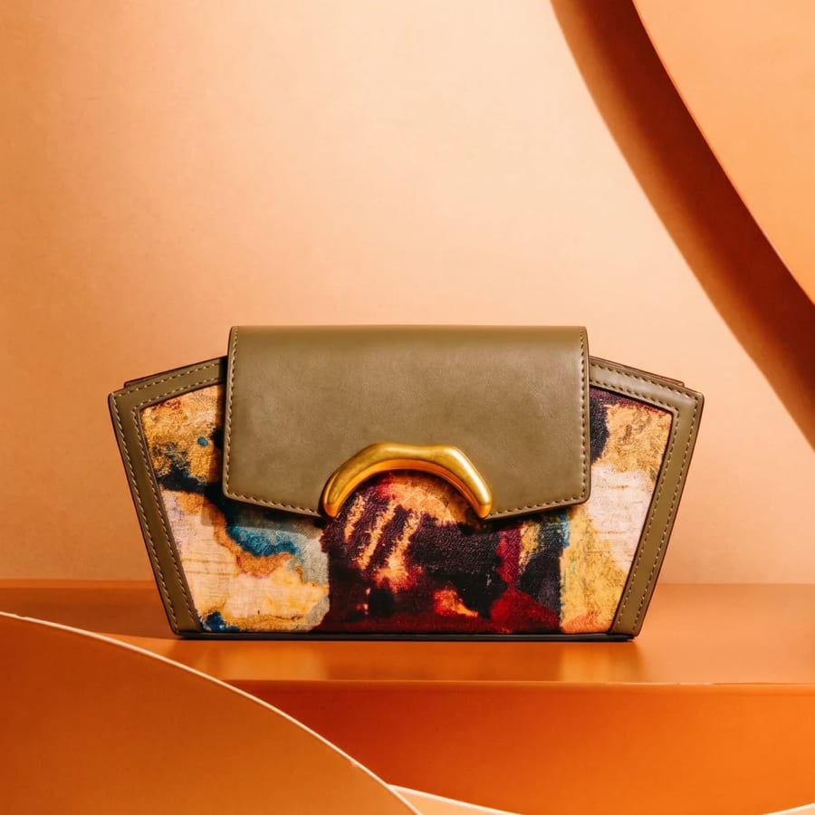 Quartz Zareen Clutch