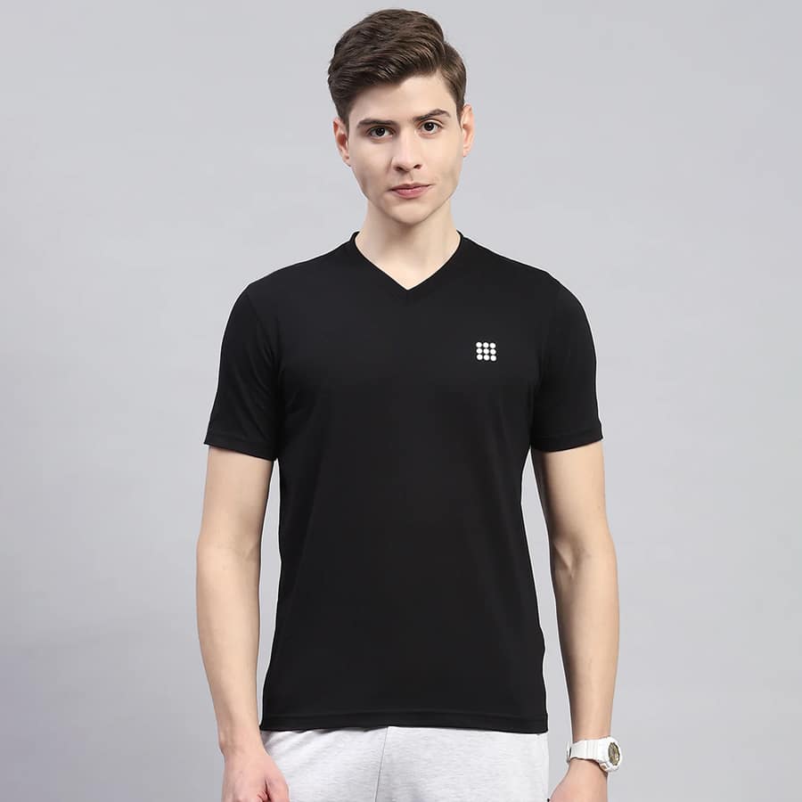 Rock.it Men Black Solid V Neck Half Sleeve T-Shirt