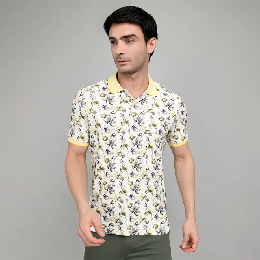 Men Yellow Solid Polo Collar Half Sleeve T-Shirt