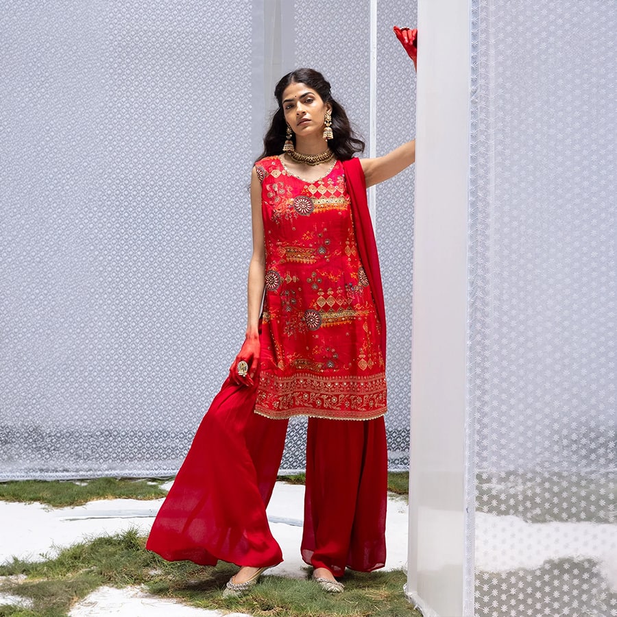 Magenta Embellished Straight Kurta 3 Pcs Set
