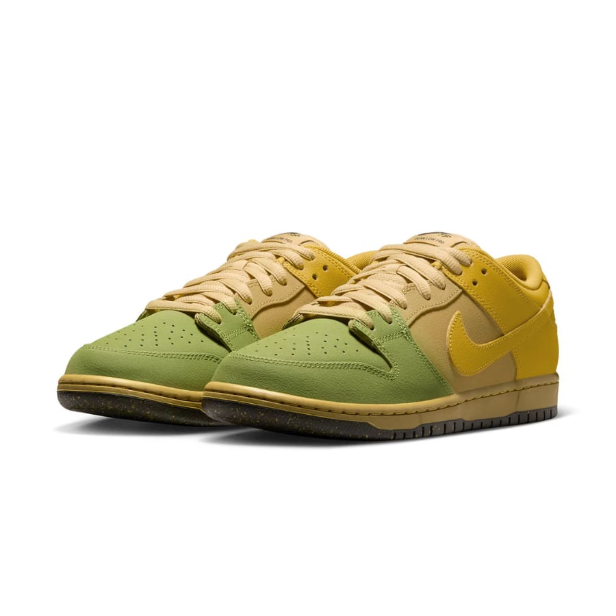 SB Dunk Low Pro 'SAFFRON QUARTZ/SAFFRON QUARTZ/PEAR'