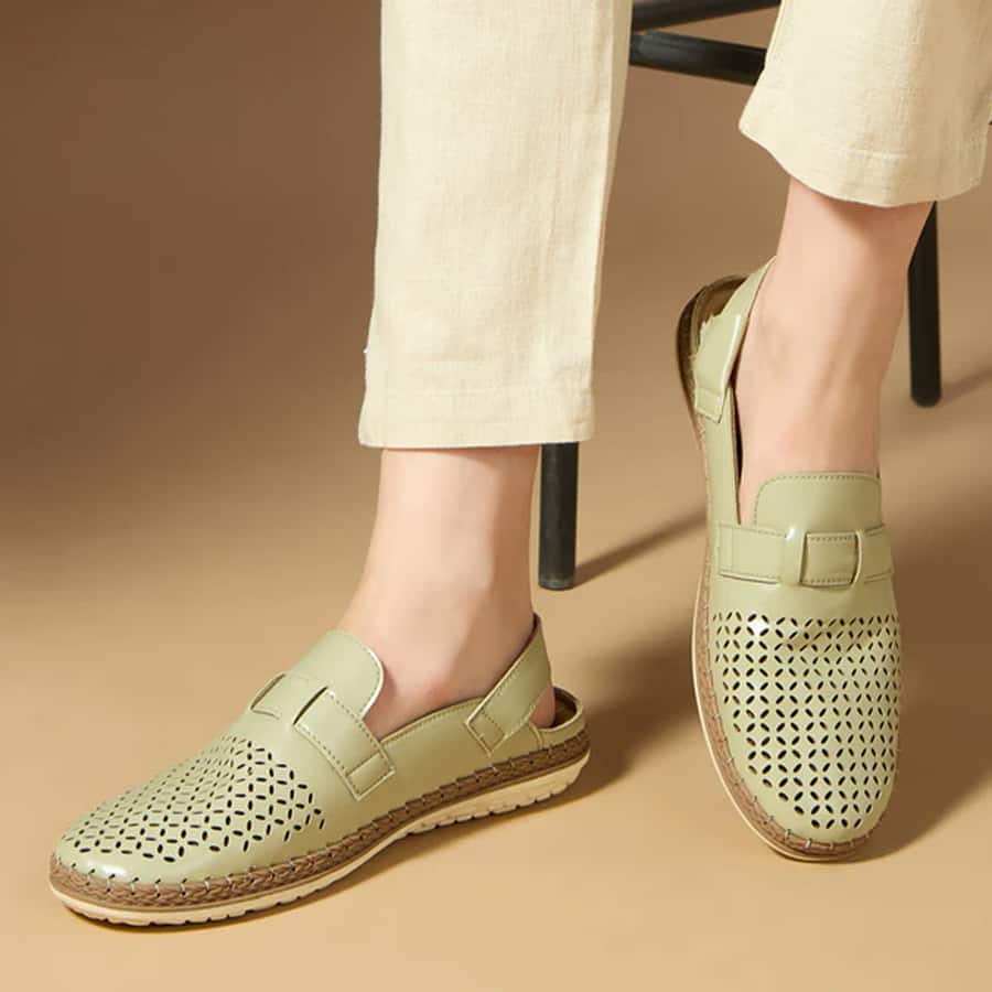 Women Green Casual Solid Round Toe Sandals