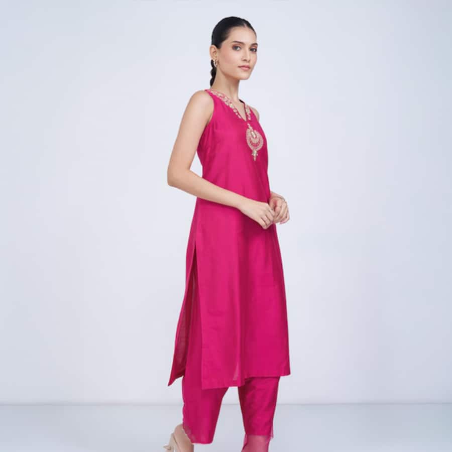 Geranium Embellished Festive Set