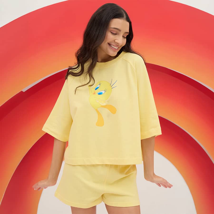 LazyLoopTM Looney Tunes Playful Tweety Oversized Cropped Shorts Set