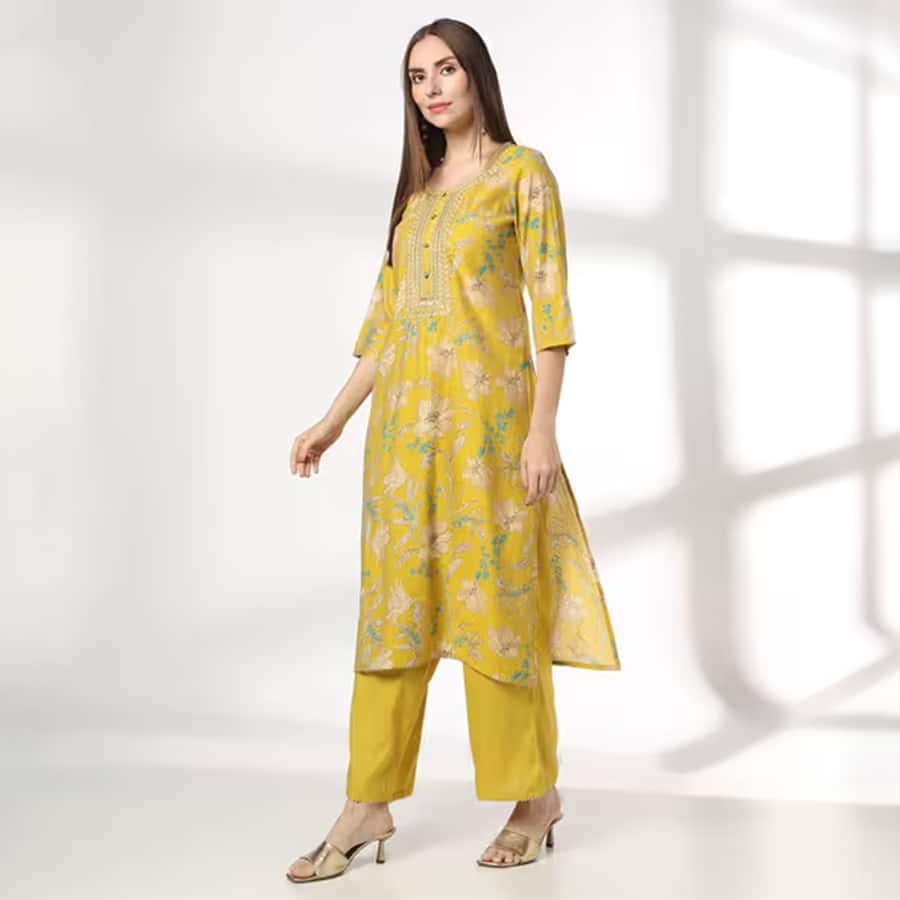 Women Floral Print Straight Kurta & Palazzos Set