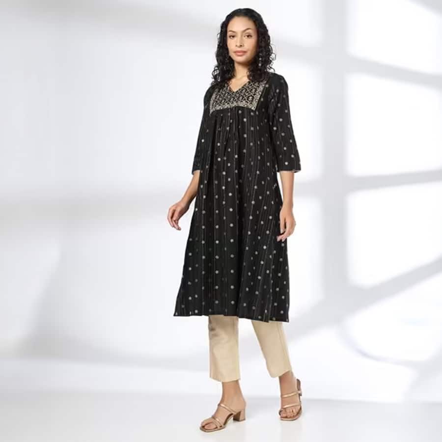 Women Floral Print Flared Kurta with Insert Pocket