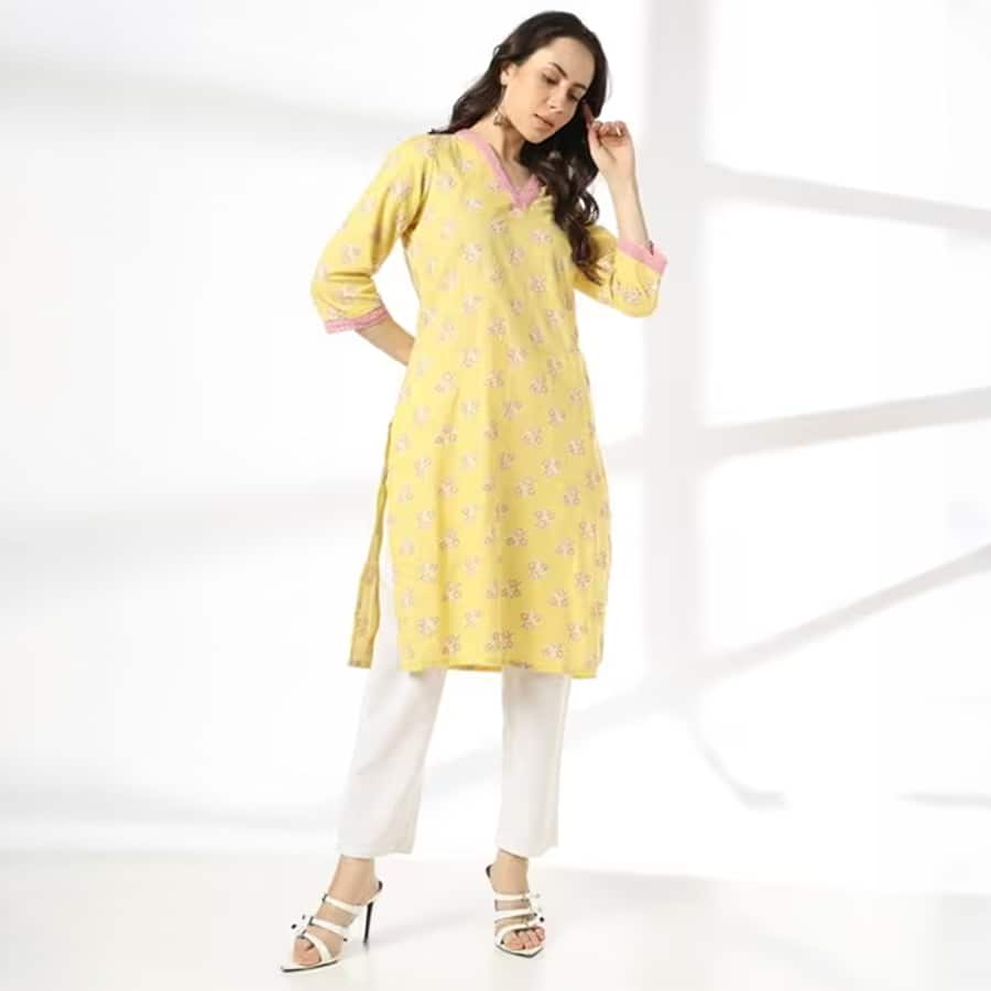 Women Floral Print V-Neck Straight Kurta