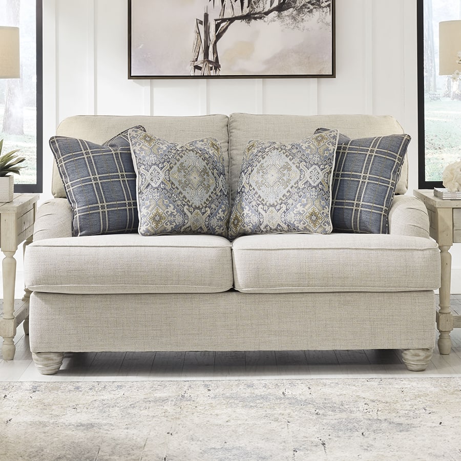 Traemore Loveseat
