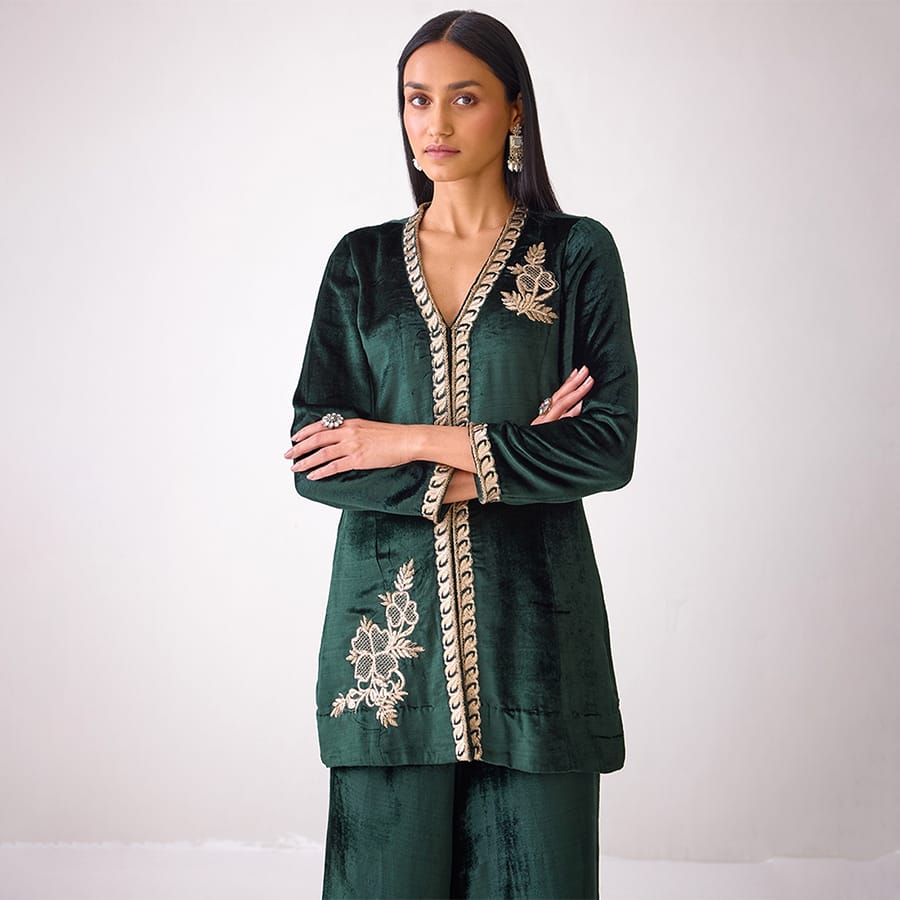Masakkali Green Velvet Kurti